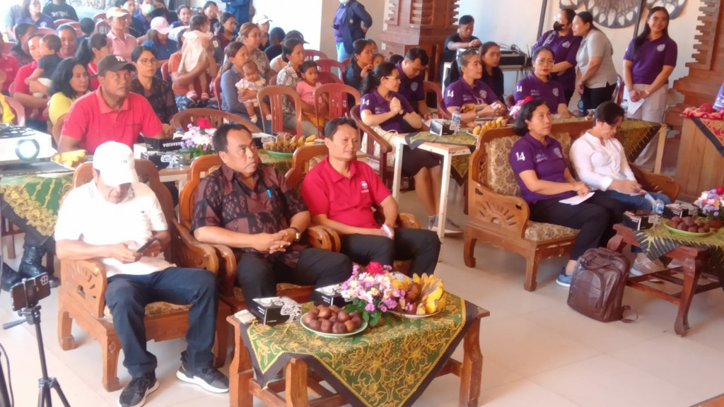 UNUD LAKUKAN PENGABDIAN MASYARAKAT UPAYA PENANGANAN STUNTING DI DESA CARANGSARI